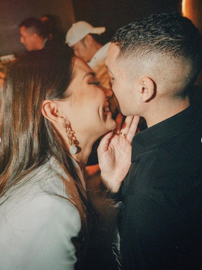 Inilah Potret mesra Alyssa dengan pria bernama William. Momen manis ini diambil saat merayakan ulang tahun Alyssa ke-25 Foto: Instagram