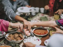 Makan Sahur Sebelum Mandi Junub, Apakah Puasanya Sah?