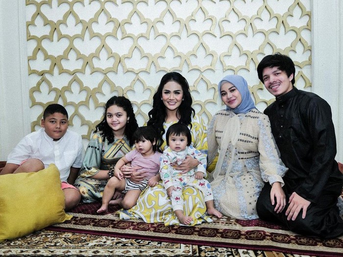Atta Halilintar buka puasa dengan Krisdayanti.