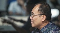 Merespons statusnya sebagai tersangka Rafael Alun pun buka suara. Rafael menegaskan tudingan KPK tersebut tidak benar.  Bahkan, ia mengaku bingung kenapa bisa menjadi tersangka.