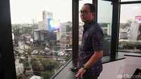 Rafael Alun Trisambodo baru saja ditetapkan menjadi tersangka kasus gratifikasi oleh Komisi Pemberantasan Korupsi (KPK). Rafael dutuding menerima gratifikasi dalam bentuk uang.