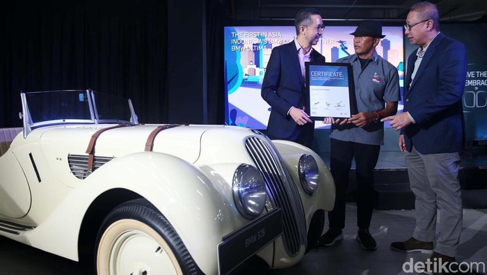 BMW Classic Partner Pertama di Indonesia dan Asia BMW Indonesia dan Karya Prima Ultima resmikan BMW Classic Partner di Tangsel. BMW Classic Partner merupakan yang pertama di Indonesia dan satu-satunya di Asia.