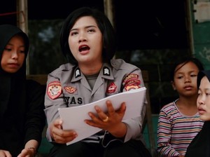 Perjuangan Brigadir Niluh Ajar Baca Tulis Anak-anak di Pelosok Palangka Raya