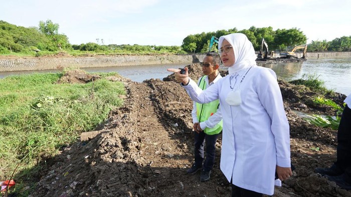bupati ipuk tinjau normalisasi kali lo