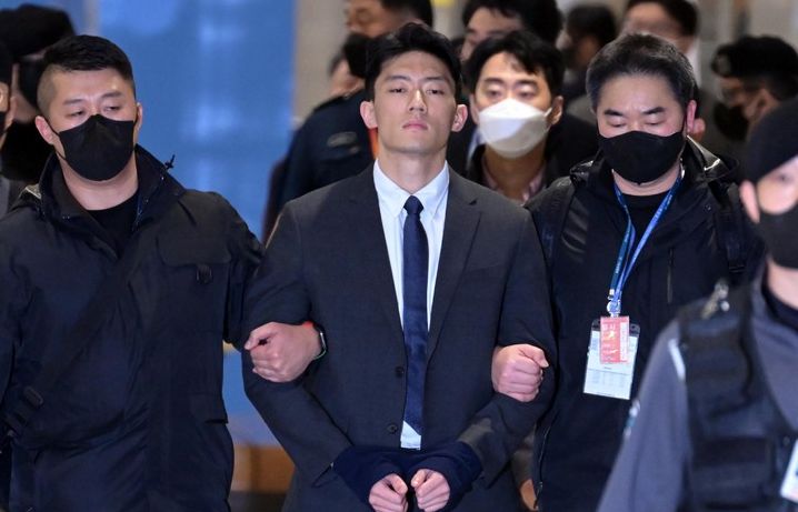 Cucu Mantan Presiden Korea Chun Woo Won Ditangkap, Paras Tampannya Disorot Cucu Mantan Presiden Korea Chun Woo Won Ditangkap, Paras Tampannya Disorot