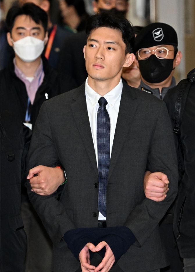 Cucu Mantan Presiden Korea Chun Woo Won Ditangkap, Paras Tampannya Disorot Cucu Mantan Presiden Korea Chun Woo Won Ditangkap, Paras Tampannya Disorot