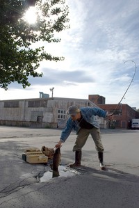 Foto Lubang Jalan Jadi Foto Kreatif