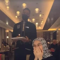 Momen buka puasa bersama itu menjadi lebih seru karena dilanjutkan dengan arisan. Tak hanya itu saja, salah satu anggota geng Mamayu, Melody Laksani saat itu rupanya juga tengah berulang tahun. Foto: Instagram