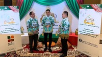 Sekretaris Jenderal BPP HIPKA Ahmad Muntaha, Ketua Umum BPP HIPKA Kamrussamad, dan Bendahara Umum BPP HIPKA Muhammad Rafil Perdana berbincang di sela-sela acara safari ramadan.