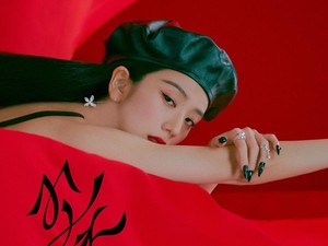 Jisoo BLACKPINK Resmi Debut Solo Lewat FLOWER
