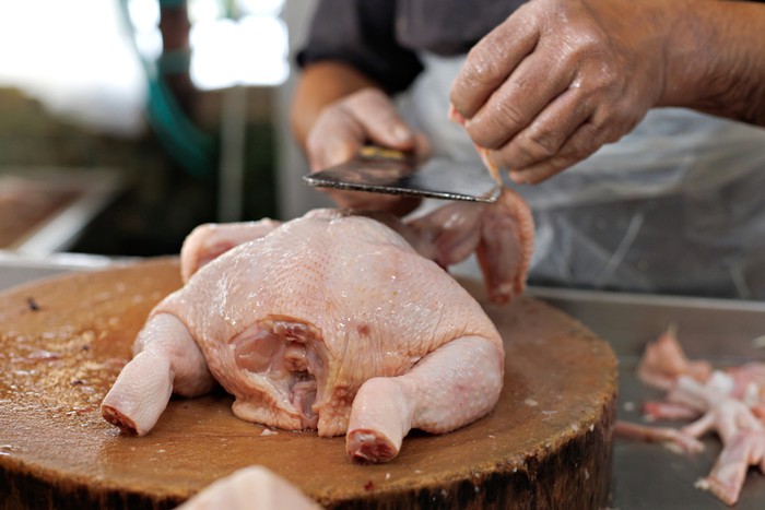 Ayam Potong yang Halal Dikonsumsi Musim Harus Memenuhi Syarat Ini
