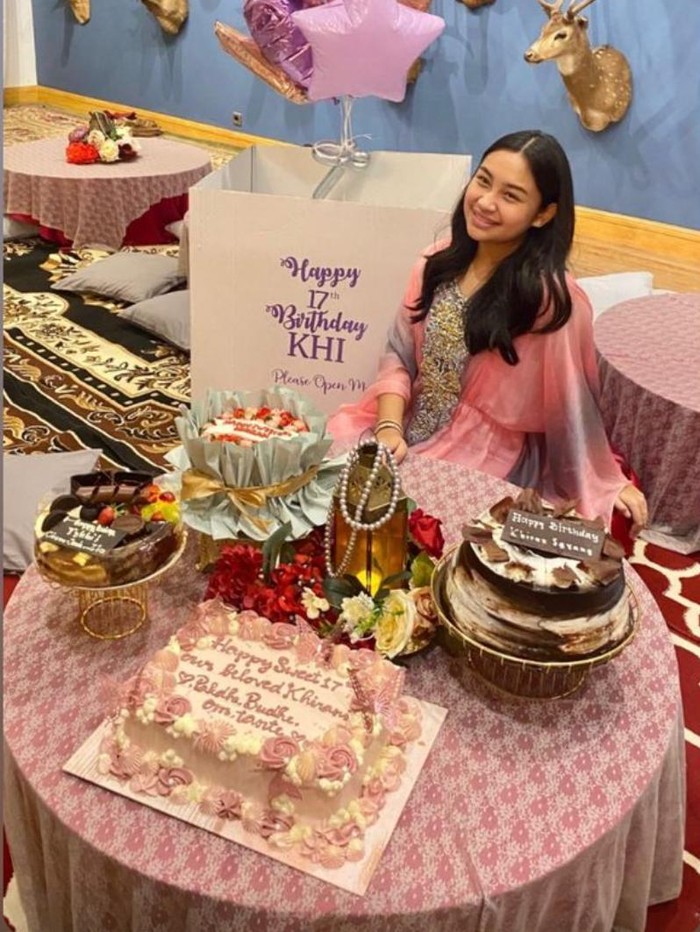 Khirani Siti Hartina Trihatmodjo Khirani Trihatmodjo ulang tahun ke-17.