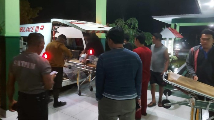 Korban penikaman rekan kerja di Kutai Timur, Kaltim dilarikan ke rumah sakit.