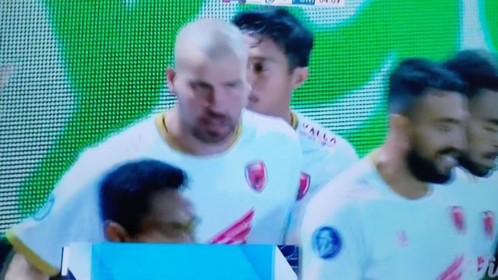 Madura United Vs PSM Makassar.