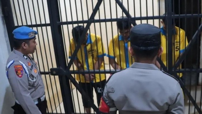 3 oknum polisi di Mateng diduga aniaya pemotor saat razia ditahan Propam.