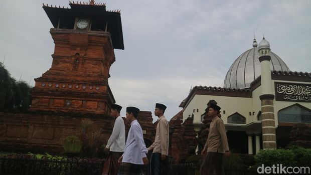 Suasana di kompleks Menara dan Masjid Sunan Kudus, Jumat (31/3/2023).