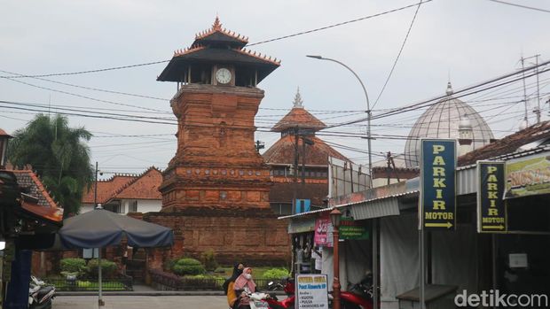 Suasana di kompleks Menara dan Masjid Sunan Kudus, Jumat (31/3/2023).