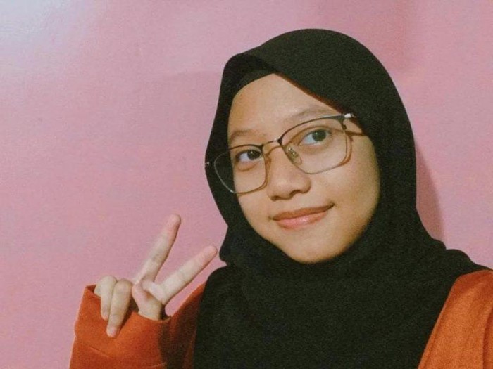 Miska Chirzia salah satu  peserta termuda Seleksi Nasional Berdasarkan Prestasi (SNBP) Unair 2023