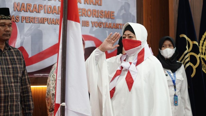 Dua narapidana tindak pidana terorisme di Lapas Perempuan Kelas IIB Yogyakarta, SRT dan AS, menyatakan ikrar setia kepada Negara Kesatuan Republik Indonesia (NKRI).