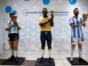 Paus Fransiskus soal GOAT: Messi atau Maradona? Ada Pele Juga