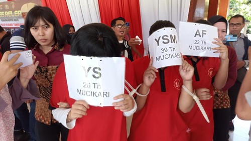 Polda NTB membekuk tiga muncikari yang melakukan bisnis prostitusi online di Kota Mataram dalam operasi Penyakit Masyarakat (Pekat) 2023.