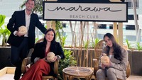 Melihat tingginya peminat beach club, Raffi Ahmad tak ingin kehilangan kesempatan. Ia juga mengelola sebuah beach club yang berada di Padang, Sumatera Barat.  Foto: Instagram/raffinagita1717