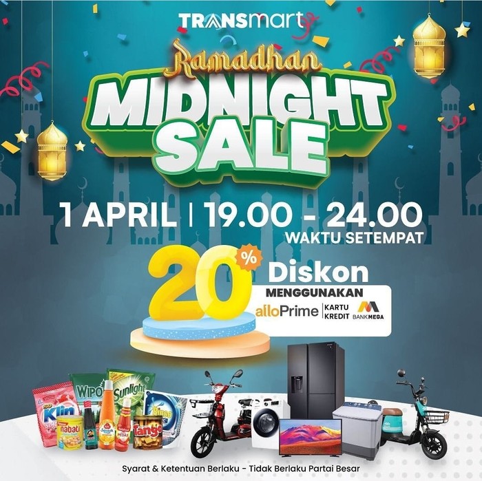 Ramadhan midnight sale di Transmart Buahbatu Bandung 1 April 2023.