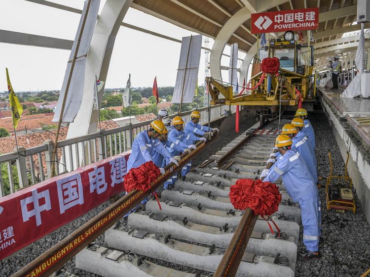 Rel Terakhir Rampung, Seluruh Jalur Keceta Cepat Jakarta-Bandung Nyambung!