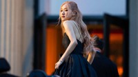 Rose BLACKPINK Pakai Pita Tradisional Korea Bak Putri Kerajaan di New York