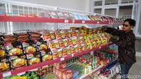 Rusun juga dilengkapi dengan minimarket.