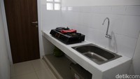 Kondisi dapur di rusun yang telah diresmikan oleh Mensos Tri Rismaharini.