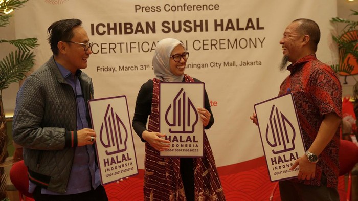 Ichiban Sushi berhasil memperoleh sertifikasi Halal Predikat A dari BPJH dan MUI. Penyerahan sertifikat halal dilakukan hari ini.