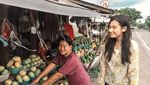 Seru! Ini Momen Indah Permatasari Makan Bareng Suami dan Jajan di Pasar
