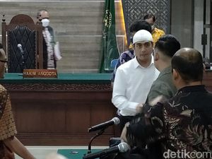 Geregetan Ferry Irawan Tantang Venna Melinda Datang Usai Eksepsi Ditolak
