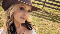 Foto Stormy Daniels, Bintang Porno yang Bikin Donald Trump Didakwa Kasus Suap