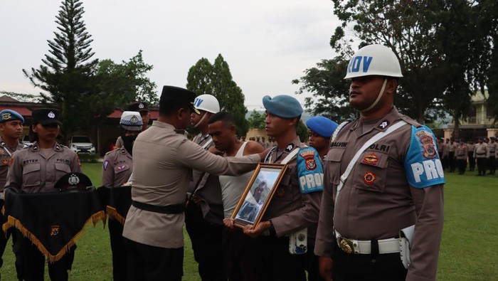 2 anggota Polres Jayapura kena sanksi PTDH.