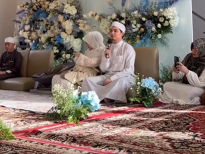 Akikah Anak Kedua Henny Rahman dan Alvin Faiz