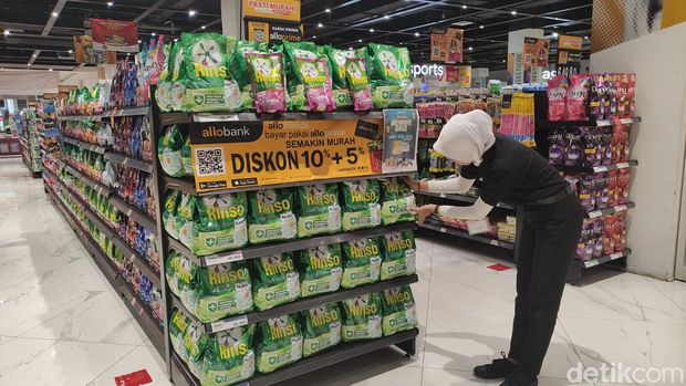 Banjir diskon baju lebaran dan kebutuhan pokok di MX Transmart Malang