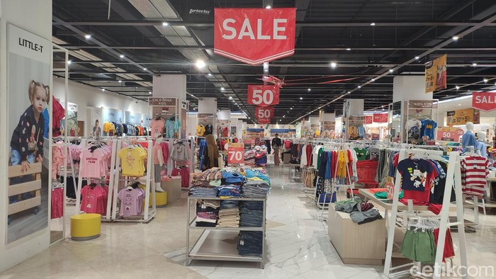 Banjir diskon baju lebaran dan kebutuhan pokok di MX Transmart Malang