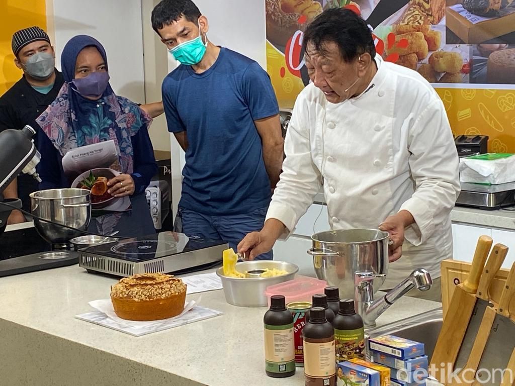 Chef Yongki Ungkap Rahasia Bikin Cake Marmer yang Lembut dan Lembap