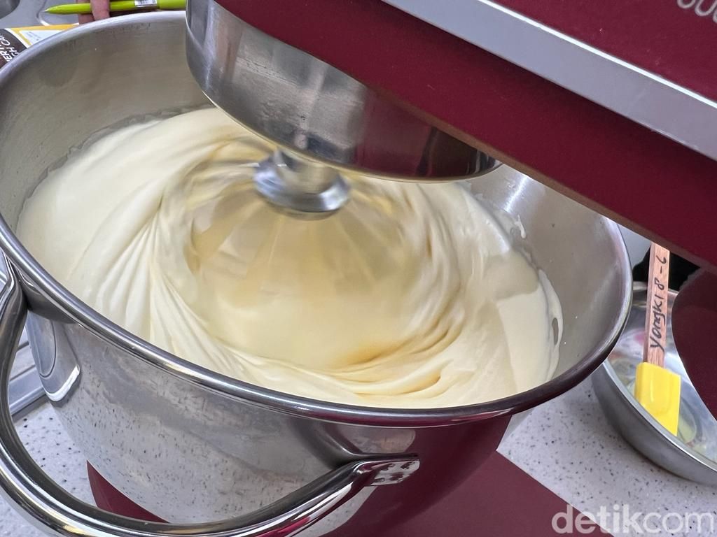 Chef Yongki Ungkap Rahasia Bikin Cake Marmer yang Lembut dan Lembap