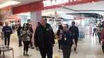 Momen CT Blusukan Cek Ajang Transmart Midnight Sale