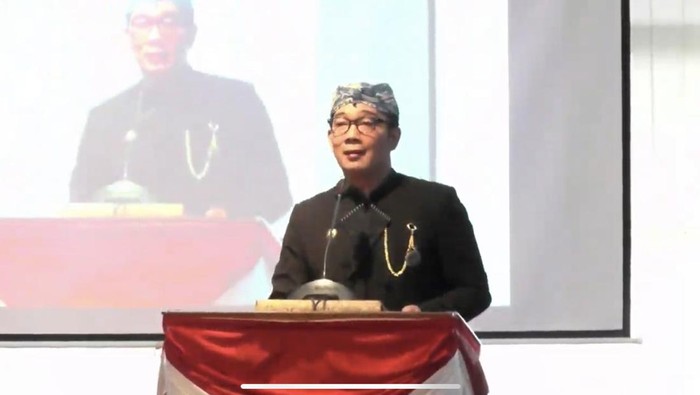 Gubernur Jabar Ridwan Kamil saat datang ke Sukabumi, Sabtu (1/4/2023).