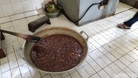 Permintaan gula semut dari Desa Hariang, Kecamatan Sobang, Lebak, Banten, terus meningkat setiap tahunnya, dari dalam dan luar negeri.