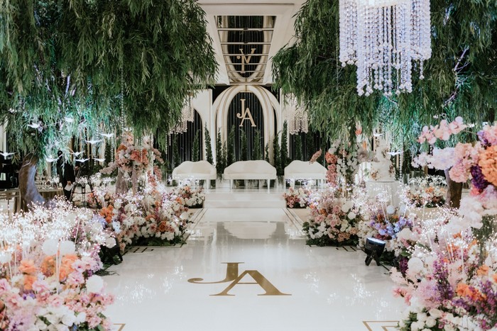 Inspirasi Dekorasi Pernikahan Mewah dari 10 Vendor di Indonesia Dream Wedding Festival 2023