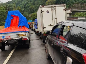 Jalan Poros Maros-Bone di Camba Macet Lagi, Pengendara Sudah 1 Jam Terjebak