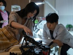 Lim Ji Yeon Ungkap Perasaan Terciduk Pacari Lee Do Hyun dan Jalani LDR