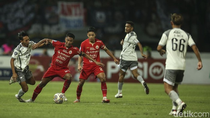 Jilid kedua El Clasico Liga 1 2022 jadi milik Persija Jakarta. Macan Kemayoran menaklukkan Persib Bandung 2-0.
