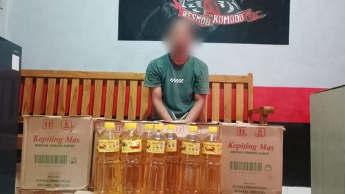 Pencuri di Labuan Bajo membobol gudang sembako milik mantan bosnya. Ia menggasak 11 dus berisi 141 botol minyak goreng dan 18 botol saus.