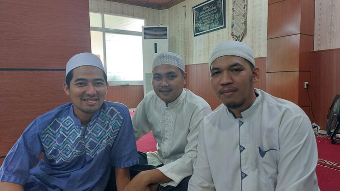 Menantu Munahar Muchtar, Fachry